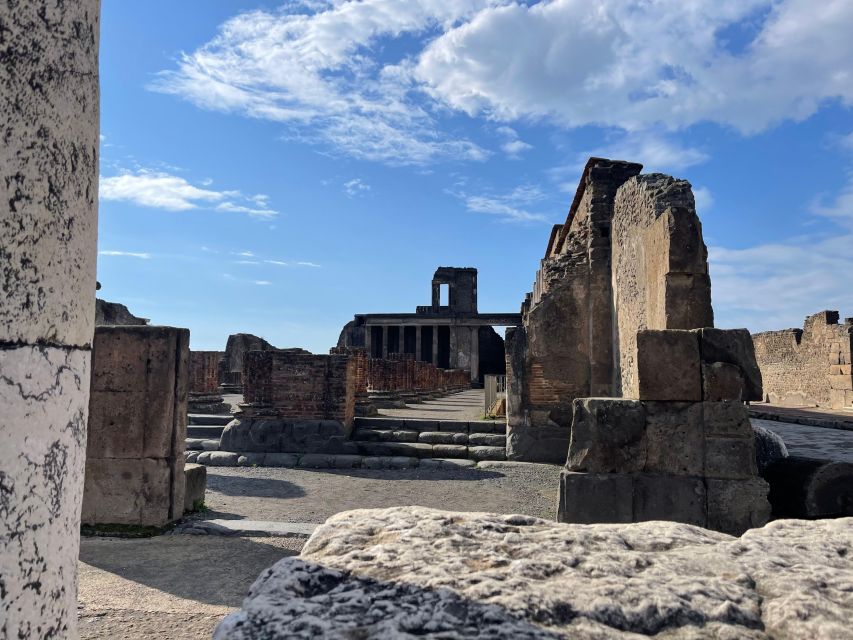 From Positano: Pompeii & Vesuvius Tour Small Group - Exploring Pompeii