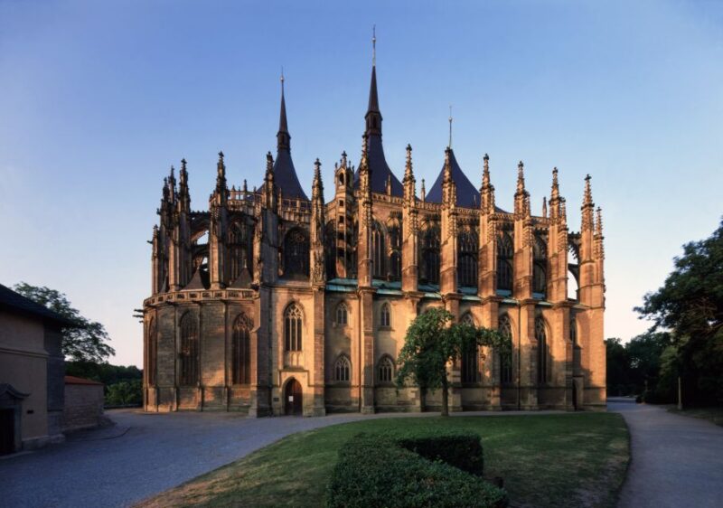 From Prague: Kutna Hora Walking Tour & St. Barbara Cathedral - Tour Languages and Cancellation