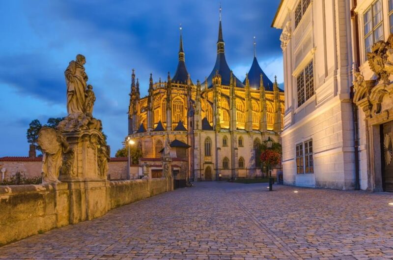 From Prague: Private Guided Tour to Kutna Hora - Discover St. Barbaras Cathedral