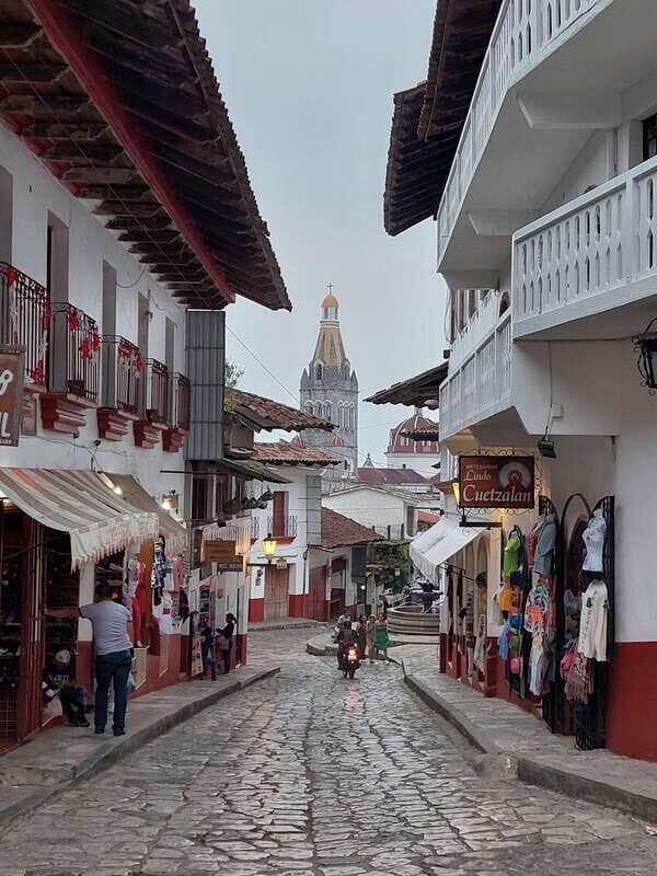 From Puebla: Cuetzalan & Yohualichan private all included - Cuetzalan: A Town Full of Character and Color