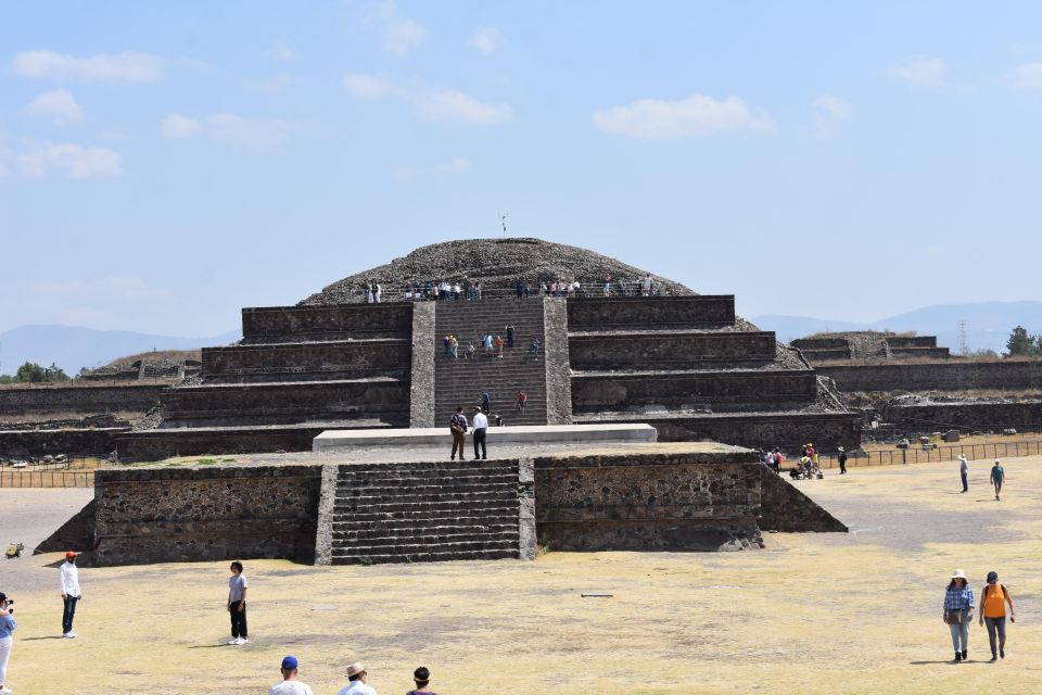 From Puebla: Teotihuacan Archaeological Zone Private Tour - Visiting the Pyramid of the Sun