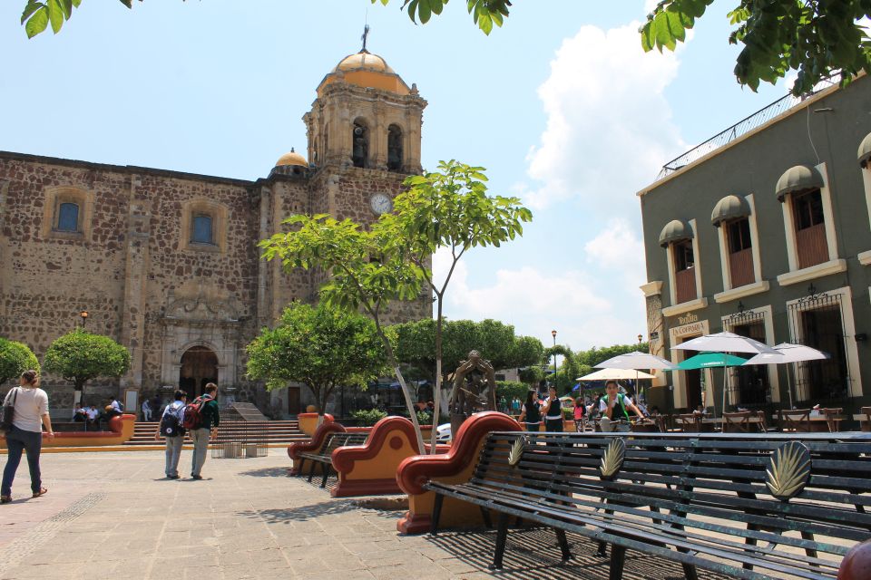From Puerto Vallarta: Guadalajara, Tequila, and Tlaquepaque - Day 2: Discovering Guadalajaras Architecture