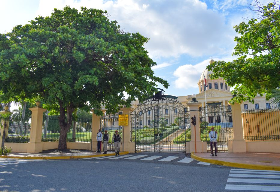 From Punta Cana: Santo Domingo City Tour - Admire the Cathedral and Alcázar De Colón