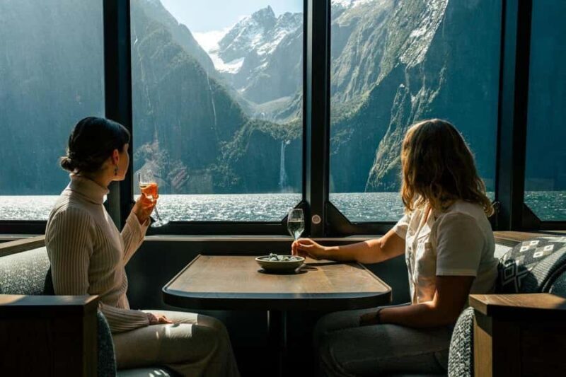 From Queenstown: Milford Sound Business Class with Cruise - Key Points