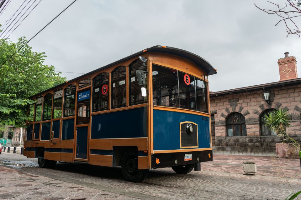 From Querétaro: A Trolley Tour Around Querétaro's Downtown - The Aqueduct Route