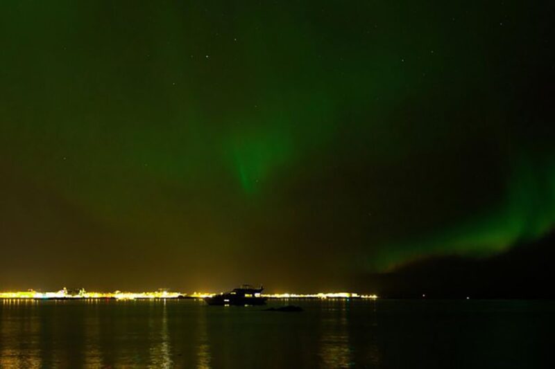From Reykjavik: New Years Fireworks by Boat - Customer Ratings