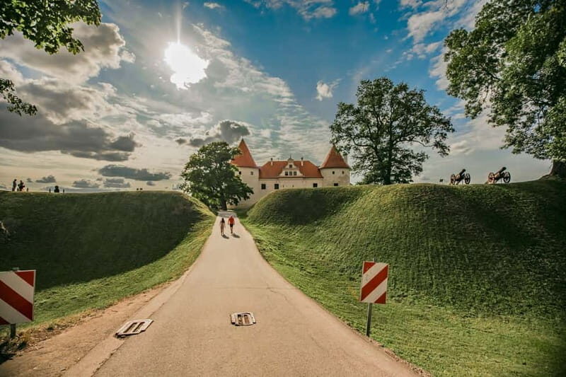 From Riga: Hill of Crosses, Rundale &Bauska Private Day Trip - The Sum Up