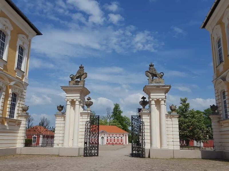 From Riga to Vilnius with Sightseeing Stops Top Private Tour - The Sum Up