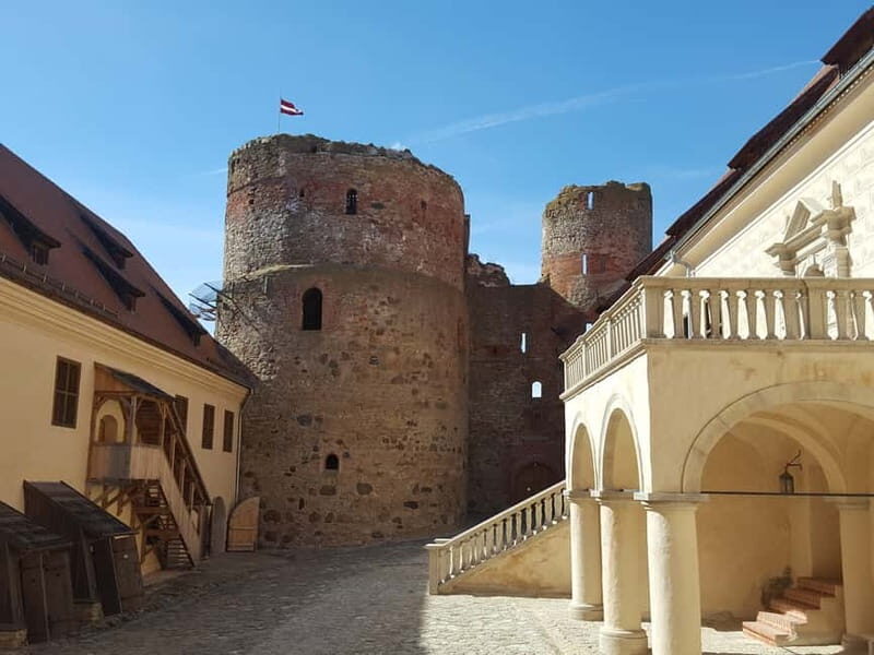 From Riga: Vilnius One-Way Tour with Sightseeing Stops - Breaking Down the Journey: What to Expect