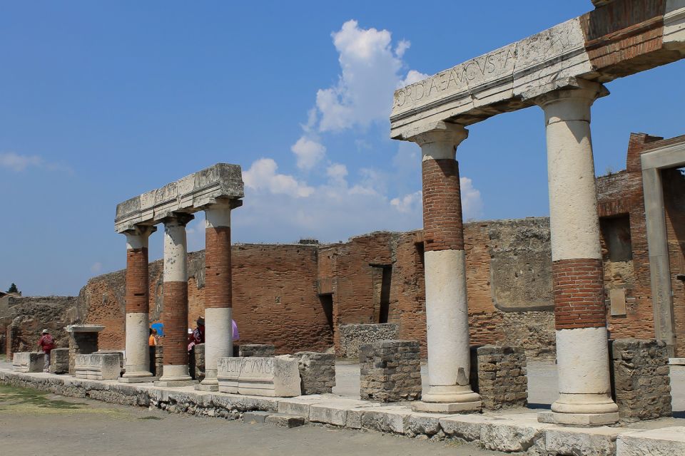 From Rome/Naples: Pompeii and Amalfi Coast Day Tour - Amalfi Town Visit