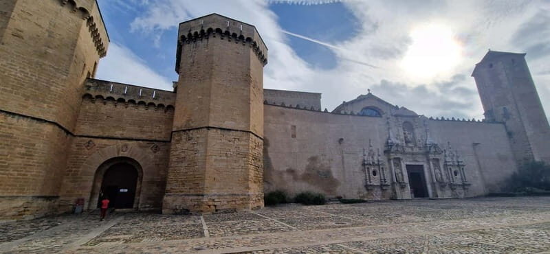 From Salou: Tour Poblet Monastery with hotel pickup - Authenticity and Value