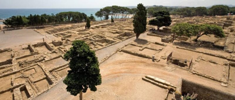 From Salou: Tour Poblet, Wines & Sitges - Itinerary and Highlights