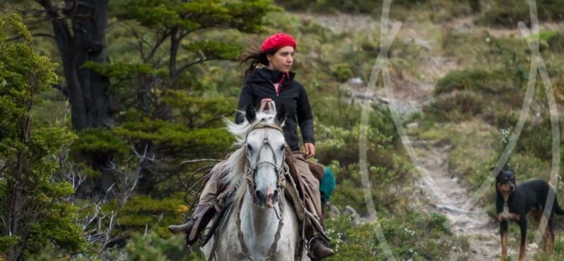 From Samaná: El Limón Waterfall Horseback Ride with Lunch - Lunch with Locals