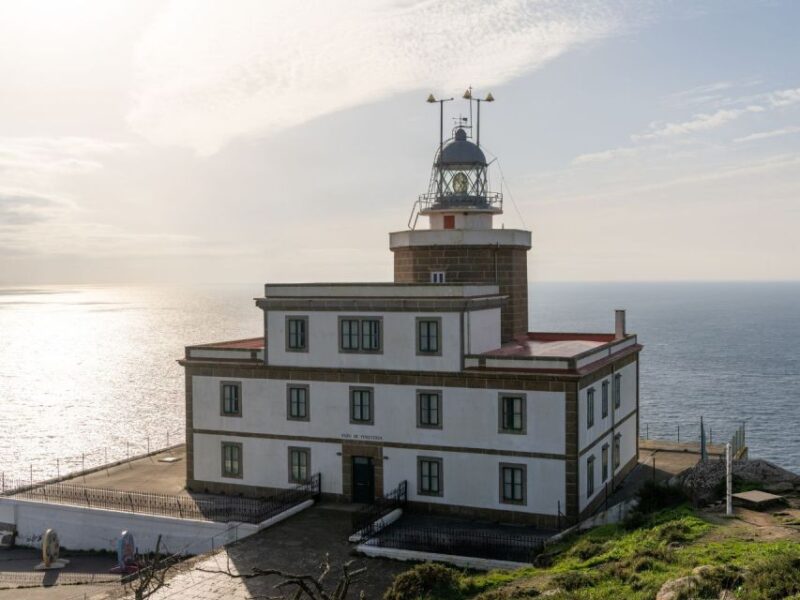 From Santiago: Finisterre Lighthouse Sunset Tour - Experience Details