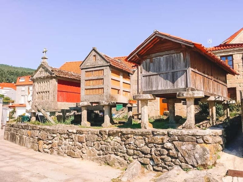 From Santiago: Rías Baixas Tour with Boat & Albariño Wine - Key Points