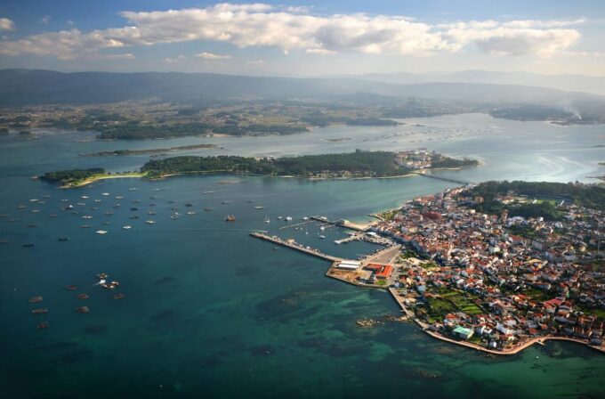 From Santiago: Tour to Rias Baixas With Boat Trip and Winery - Boat Cruise in O Grove