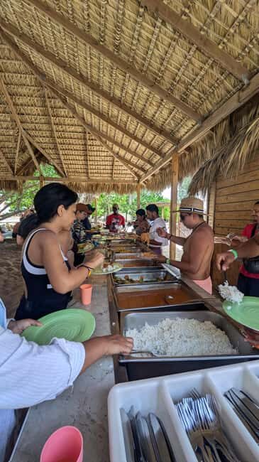 From Santo Domingo: Catalina Island Day Tour - Relaxing on the Beaches