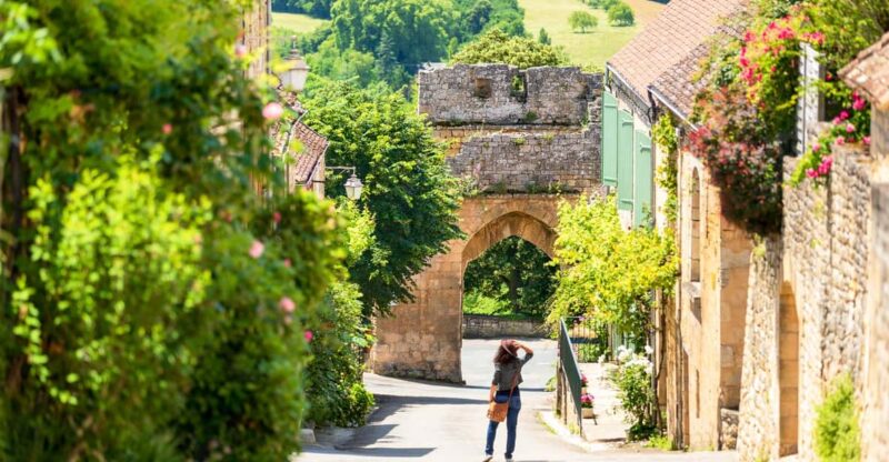 From Sarlat: Beynac & Domme Tour & Dordogne Boat Ride - Beynac: A Guided Walk Through History