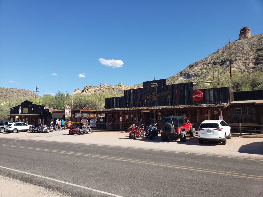 From Scottsdale/Phoenix: Apache Trail Day Tour - Views of Superstition Mountains