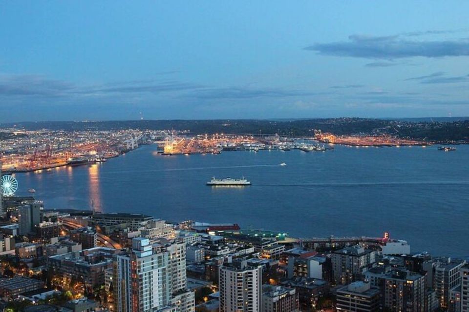 From Seattle: Private Transport to Portland by SUV - English-Speaking Driver Included