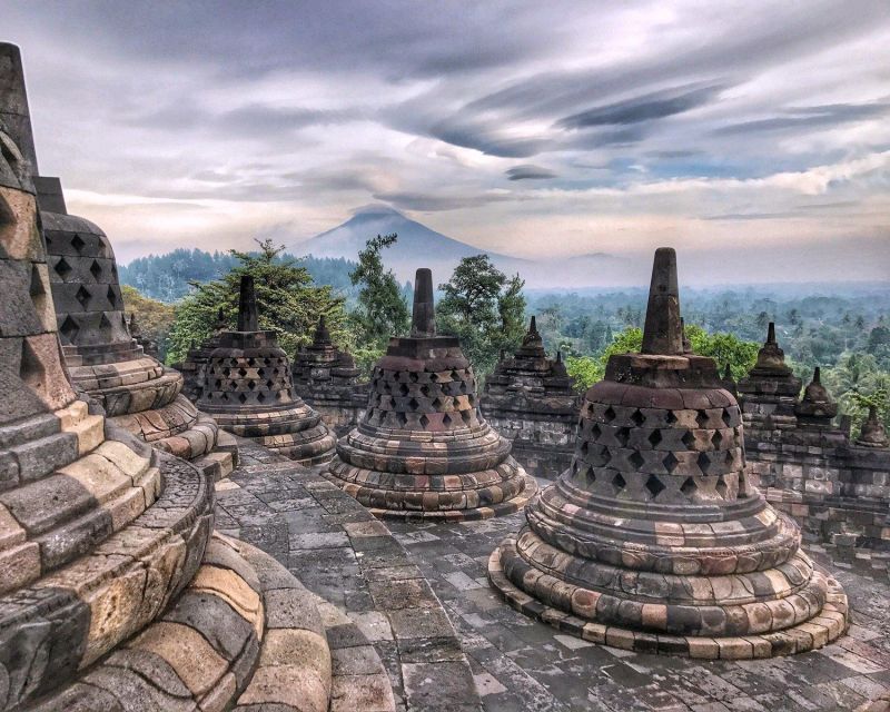 From Semarang Port: Borobudur Temple Guided Tour - Fascinating Borobudur History