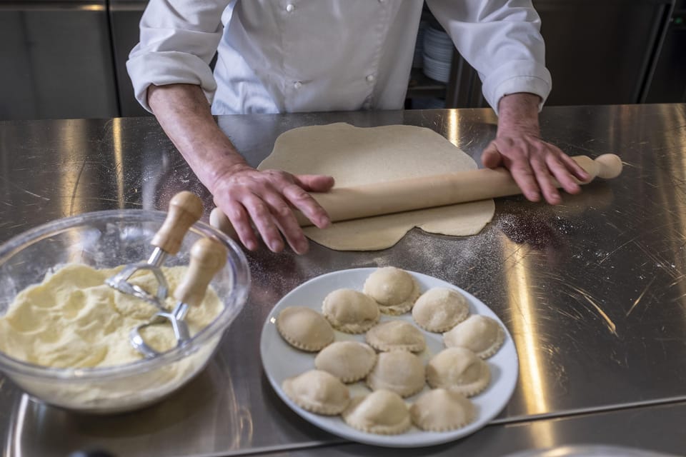 From Sorrento: Cooking School w/ View of Mount Vesuvius - Key Points