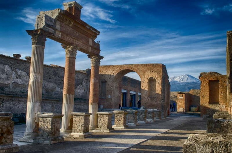 From Sorrento: Pompeii and Mount Vesuvius Trip with Lunch - Lunch: Tasting Authentic Italian Flavors
