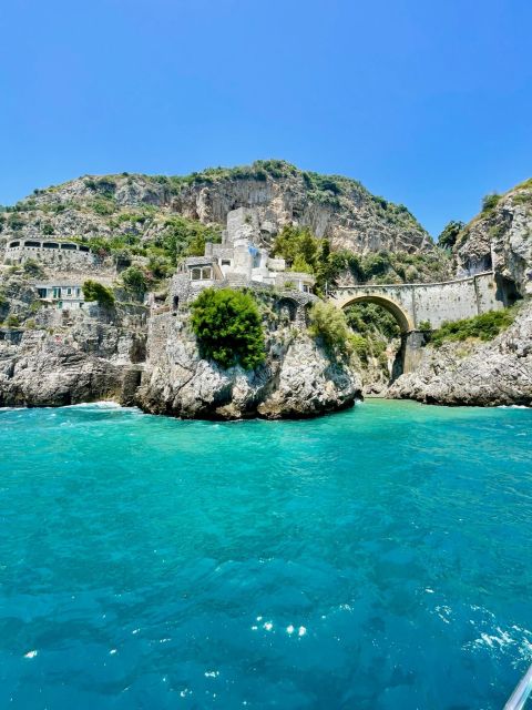 From Sorrento: Premium Private Yacht Tour To Amalfi Coast - Onboard Features and Facilities