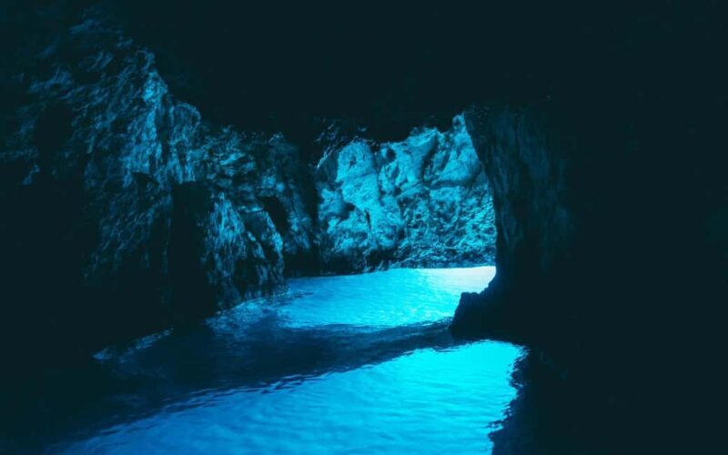From Split: Blue Cave & 5 Islands amazing speedboat tour - Key Points