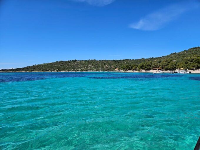From Split: Blue Lagoon and 3 Islands Tour - Discovering Maslinica
