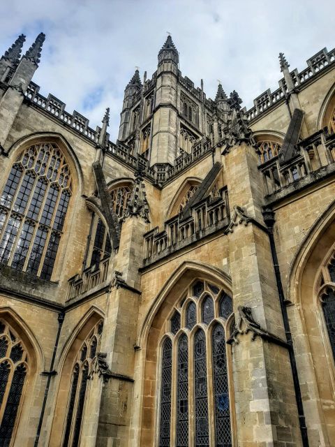 From Stratford-on-Avon/Moreton-in-Marsh: Bath & Stonehenge - Journey Through Cotswolds