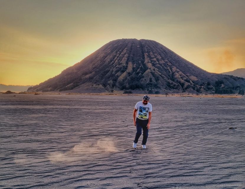 From Surabaya: 2 Day 1 Night Mount Bromo and Ijen Tour - Hike to Ijen Crater