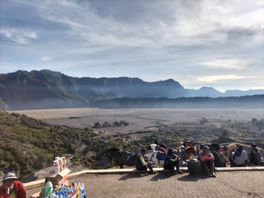 From Surabaya: 3-Day Mount Bromo and Ijen Volcano Tour - Day 3: Ijen Volcano Hike