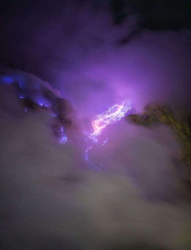 From Surabaya: Mount Bromo and Ijen 2D1N Shared Guided Tour - The Ijen Volcano: Night Hike & Blue Flames