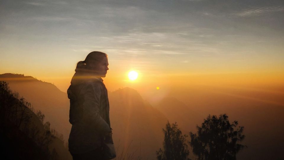 From Surabaya or Malang: Tumpak Sewu Waterfall, Mount Bromo, Ijen 3D2N - Ijen Blue Fire Phenomena