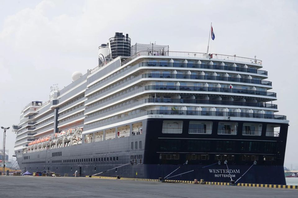 From Surabaya Port: Cultural and Historical Guided City Tour - Key Points