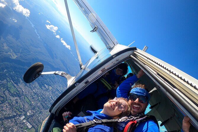 From Sydney: Tandem Skydive Experience over Wollongong Beach - An In-Depth Look at the Skydiving Experience