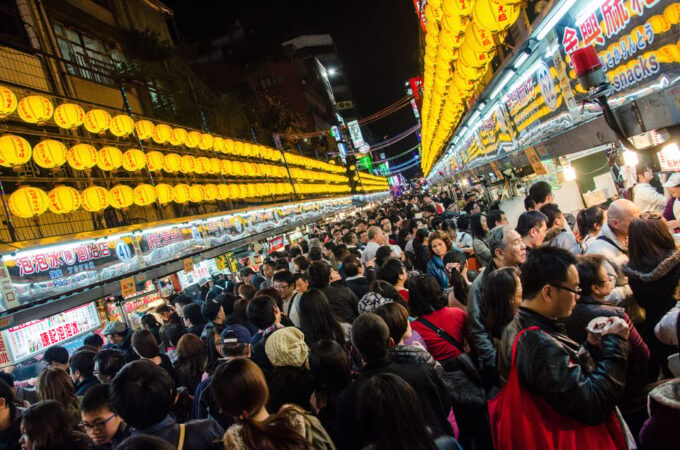 From Taipei: Full-Day Trip to Jiufen, Yehliu, Shifen & More - Tour Duration and Group Size