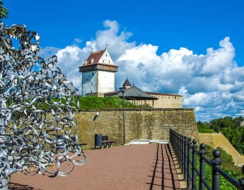 From Tallinn: Narva and "A View of Russia" Day Trip - Key Points