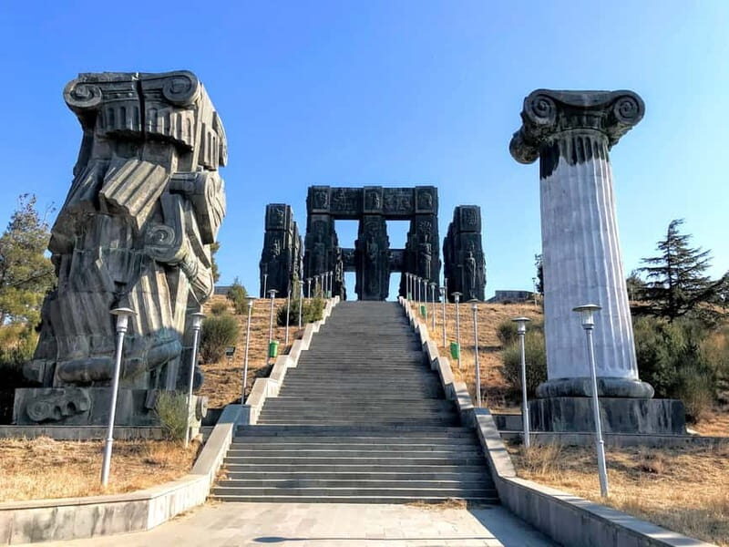 From Tbilisi: Sabaduri, Bears, Jvari & Chronicle of Georgia - An Overview of the Experience