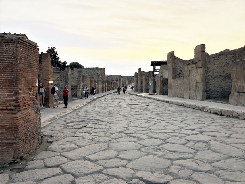 From the Amphitheater to the House of the Faun - Walking Ancient Streets
