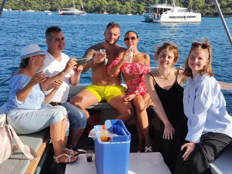 From Trogir: Guided Panoramic Boat Tour with Drinks - The Sum Up
