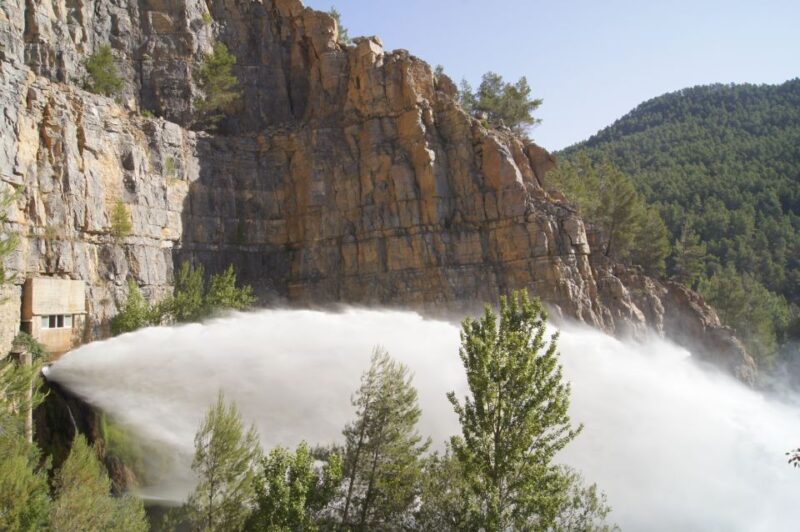 From Valencia: Thermal Springs & Hike - Private Day Tour - Scenic Mountain Hike