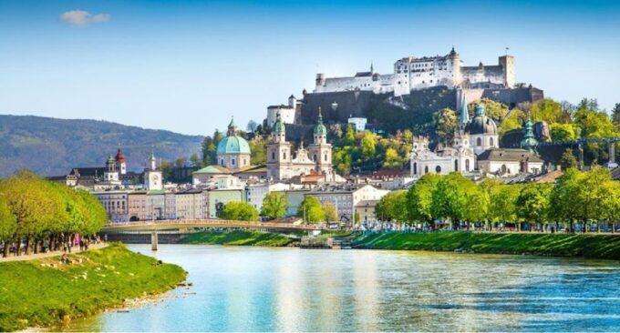 From Vienna: Melk, Salzburg, and Hallstatt Private Tour - Important Tour Information