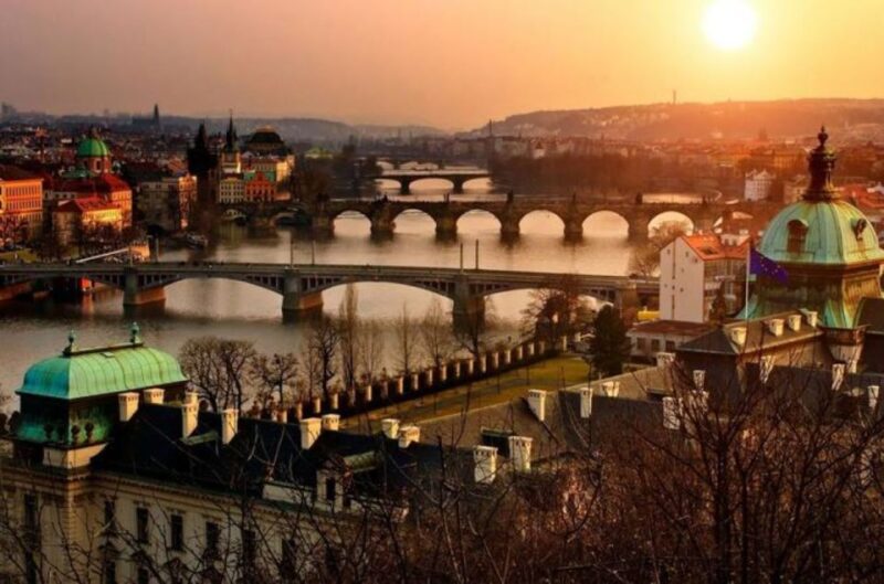From Vienna: Prague Small Group Guided Day Tour - Experience Highlights