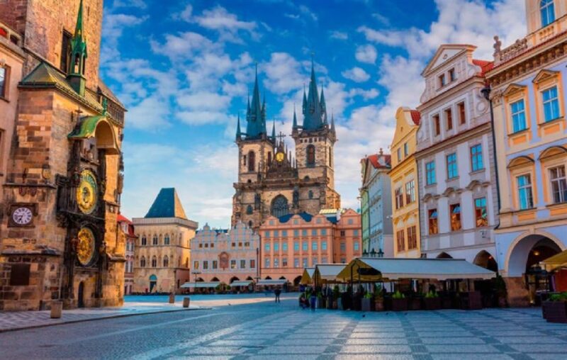 From Vienna: Private Day Trip to Prague Inc. Local Guide - Good To Know