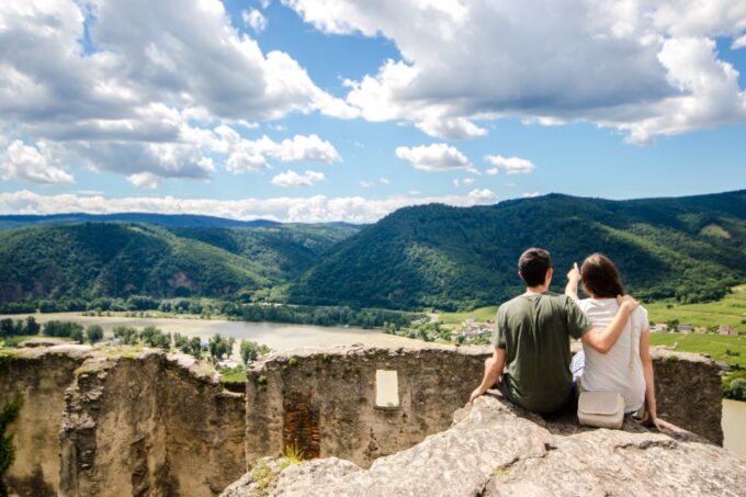 From Vienna: Wachau Valley Day Tour With Wine Tasting - Wine Tasting Experience