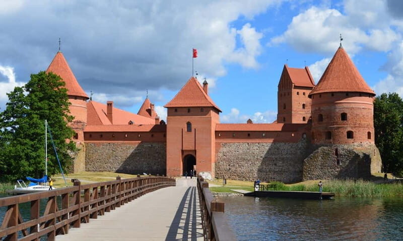 From Vilnius: Trakai Eco-Friendly Half Day Trip By Train - Key Points