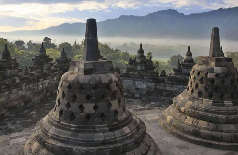 From Yogyakarta: Borobudur Sunrise 8-hour Include Entry Fee - What Makes This Tour Stand Out?