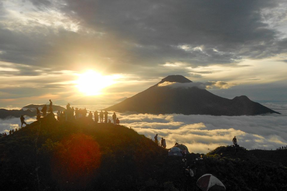 From Yogyakarta: Dieng Plateau Golden Sunrise Guided Trip - Telaga Warna Lake: Turquoise Marvel